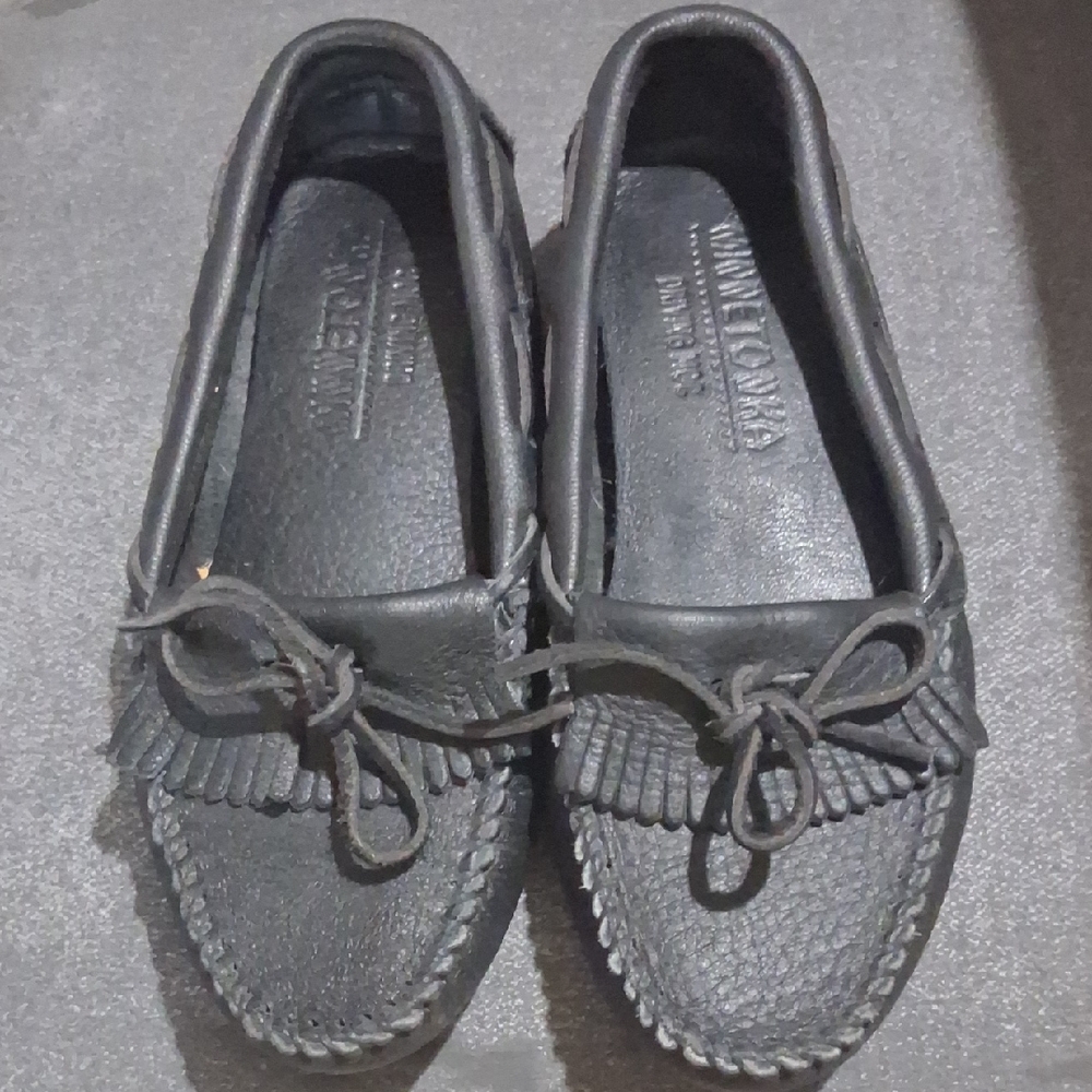 Minnetonka Black Leather Moccasins